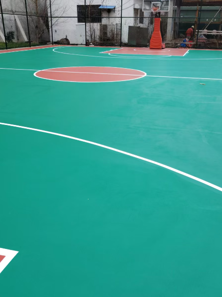 上饶 球场长期使用易出现地面开裂